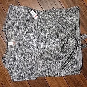 No Boundaries gray ladies XL top with beaded owl